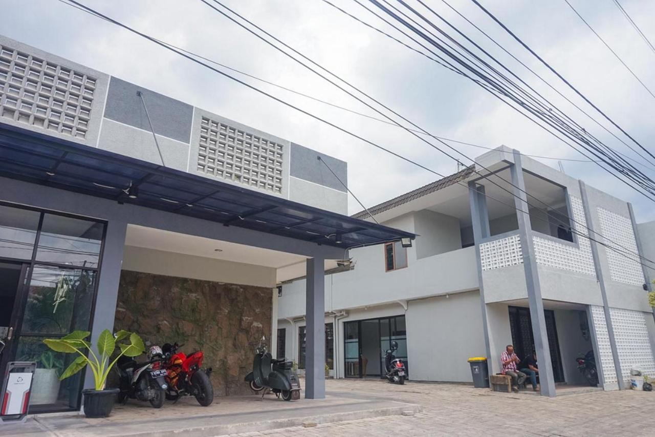 Reddoorz Plus @ Kalpataru Malang Exterior photo